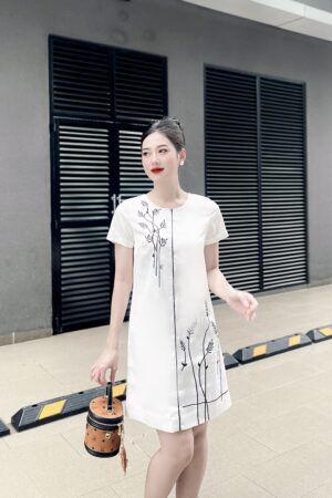 ĐẦM SUÔNG THÊU HOA TAY NGẮN