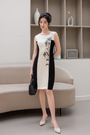ĐẦM THÊU HOA VIỀN ĐEN