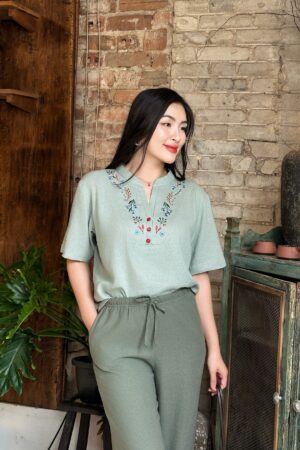 ÁO LINEN CỔ TRỤ THÊU
