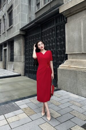 DẦM ĐỎ CỔ TIM ĐÍNH HOA