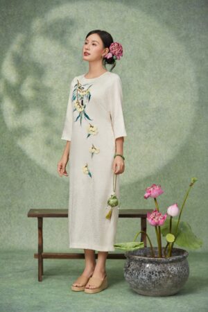 ĐẦM TƠ THÊU HỌA TIẾT SUÔNG