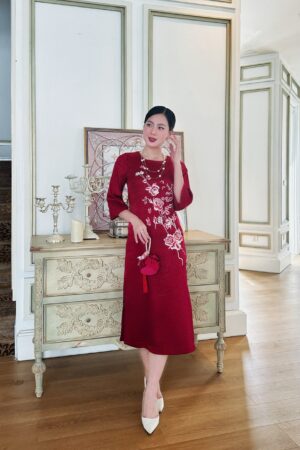 ĐẦM ĐỎ SUÔN THÊU HOA