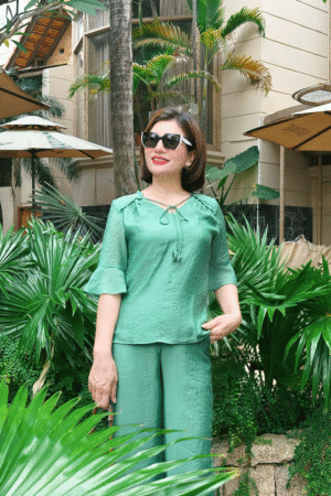 ÁO KIỂU VÀNG TAY LỠ DÂY CỔ