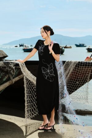 ĐẦM ĐEN THÊU BƯỚM ( COMMING SOON)