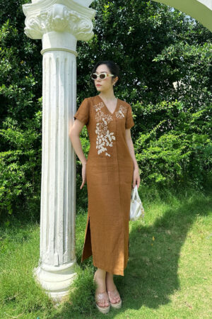 ĐẦM LINEN XƯƠNG CÁ CỔ TIM THÊU HOA
